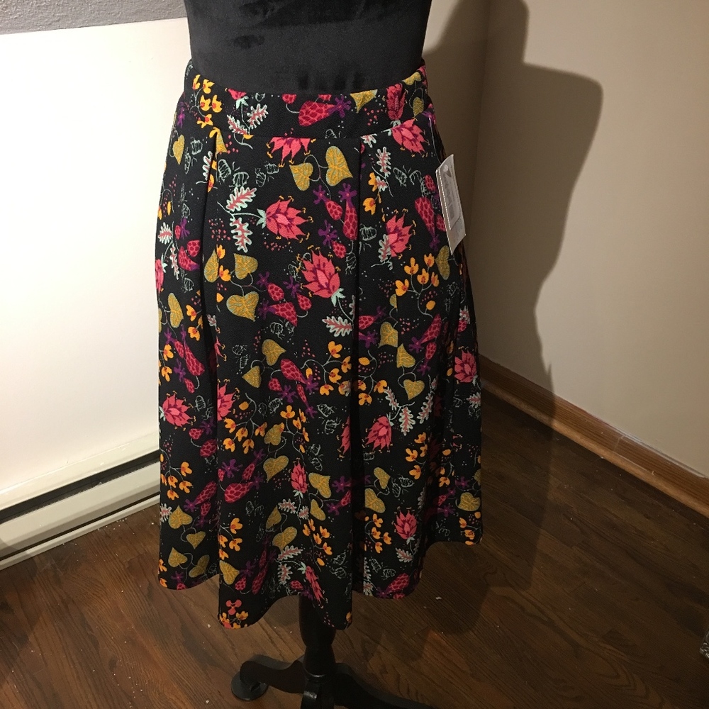 Black Lularoe Madison NWT w/ floral design